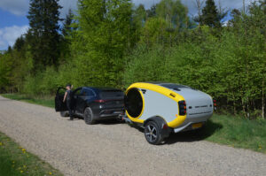 Mink-s camper og Mercedes EQC 400